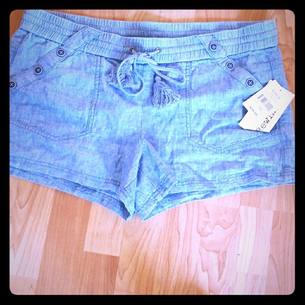 Light jean shorts